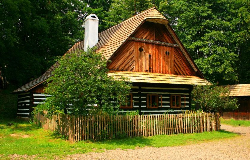 Kde v Čechách uvidíte nejkrásnější podstávkové domy? 