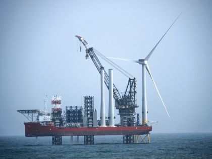 Globální řešení energetiky? Britové triumfují s „plovoucím větrem"