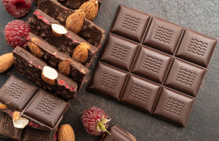 Čokoláda chutná nejlépe, když mírně roztaje. Ta nejkvalitnější se nerozpustí v ruce
