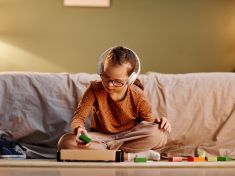 Šumění deště či hučení digestoře: Hnědý šum zlepší koncentraci i spánek