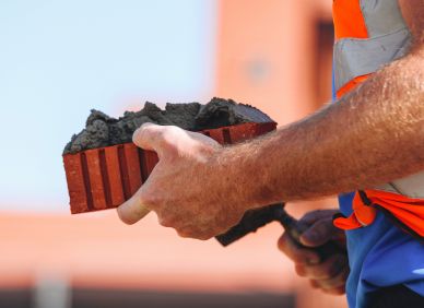 Bič z něj neupletete, beton ale ano. To, co splachujeme, má překvapivé využití