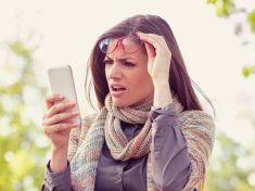 Ani chytří lidé nejsou vůči fake news imunní: Umí si je logicky zdůvodnit