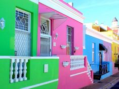 Omalovánky jsou pro amatéry. Objevte nejbarevnější čtvrti světa