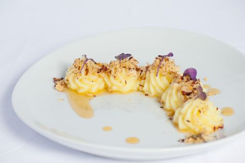 brambor kase shutterstock 348987860