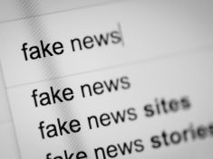 Propagace Armády ČR je podle vlády důležitější než obrana dětí vůči fake news