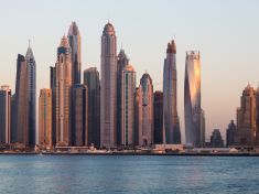 Máme plány na mrakodrapy budoucnosti. Budou zavěšené na meteoritu a mohou měnit tvar