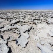 Jezero Makgadikgadi bylo kdysi plné průzračné vody. Dnes je z něho obrovská solná pláň.