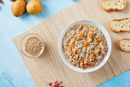 polevka pohanka shutterstock 484446667