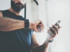 Vědci potvrdili: Chytré náramky dokáží předpovídat nemoci