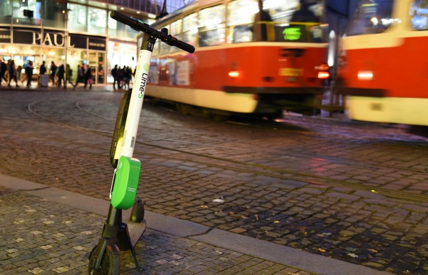Koloběžky Lime v Praze zdražily. Už stojí přibližně jako taxík