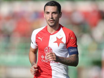 Vzkaz pro pražská S: Fotbalista jako Nico Stanciu se nemusí klubům nabízet
