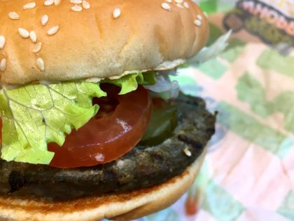 Jak chutnal bezmasý burger Rebel Whopper? Not terrible, not great