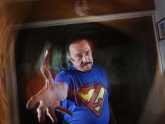 Philip Zimbardo: Začal zkoumáním lidského zla. Teď ho zajímá, co z člověka dělá hrdinu
