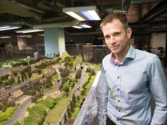 Mluvčí ROPIDu: Lidé jezdí po Praze autem kvůli pohodlí, ne kvůli penězům