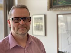 Bouráním soch se jen vyrovnáváme sami se sebou, říká historik Michal Stehlík