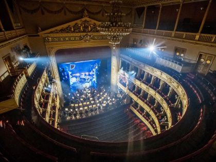 Národní divadlo zažilo největší koncert za poslední rok. Covidu navzdory
