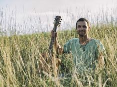 Zajděte si v neděli na Střelecký ostrov na koncert Juraje Hnilici