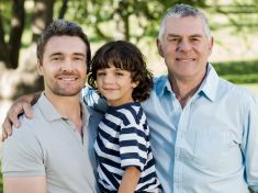 Ta chvíle, kdy si za muže stoupne jeho otec a otec jeho otce…