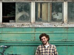 Suadade aneb Na kole ze zastavárny a na kajaku kolem světa