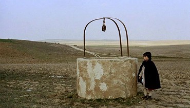 Snímek z filmu Duch úlu