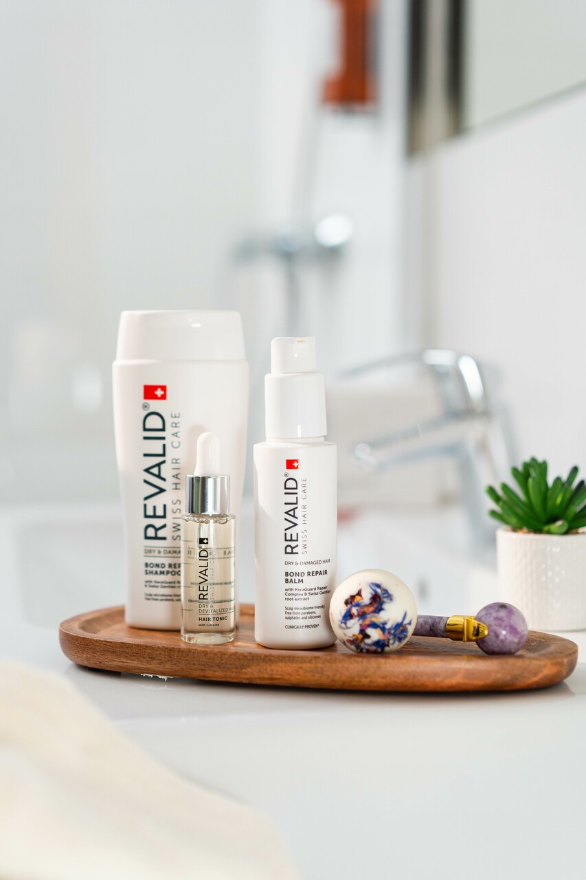 revalid hair care bond repair ilustracni foto0