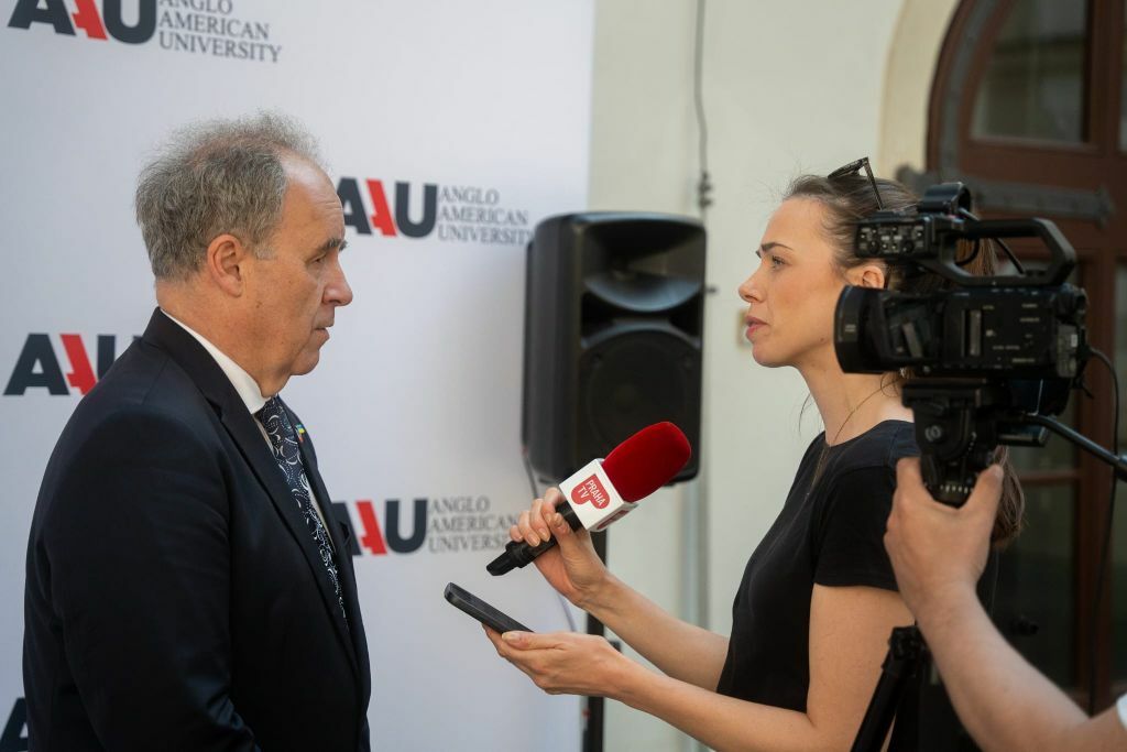 Doc. Jiří Schwarz, rektor Anglo-americké vysoké školy schwarz