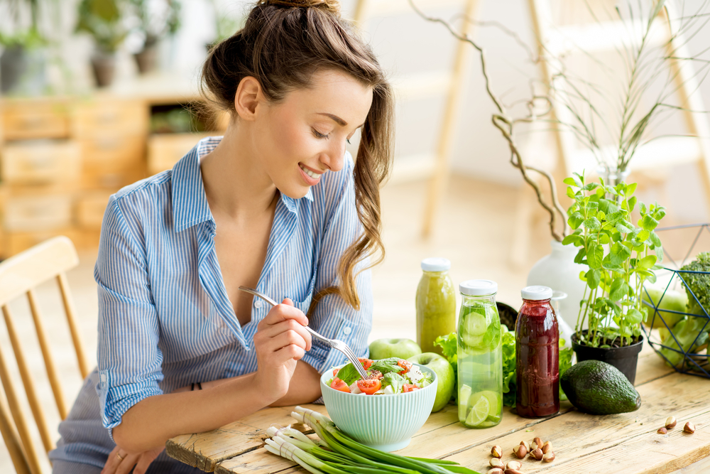 Stresu dobře zbaví i saláty, někdy už pomůže i samotné krájení ingrediencí shutterstock 622381799