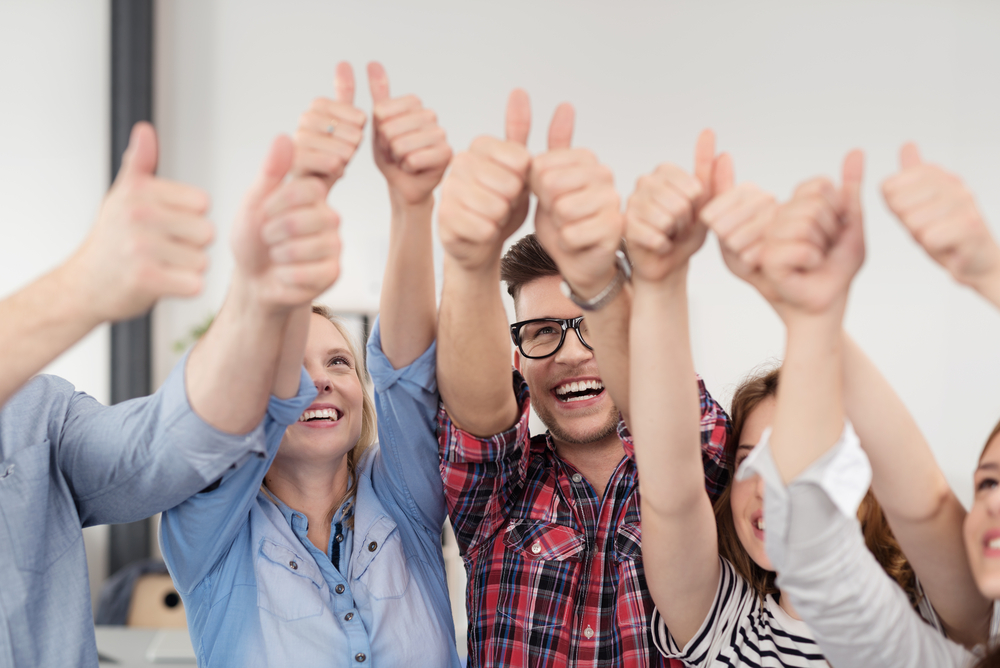 Klíčem ke štěstí je vzájemná podpora a tolerance, ne neustálá konkurence. stesti shutterstock 295306049