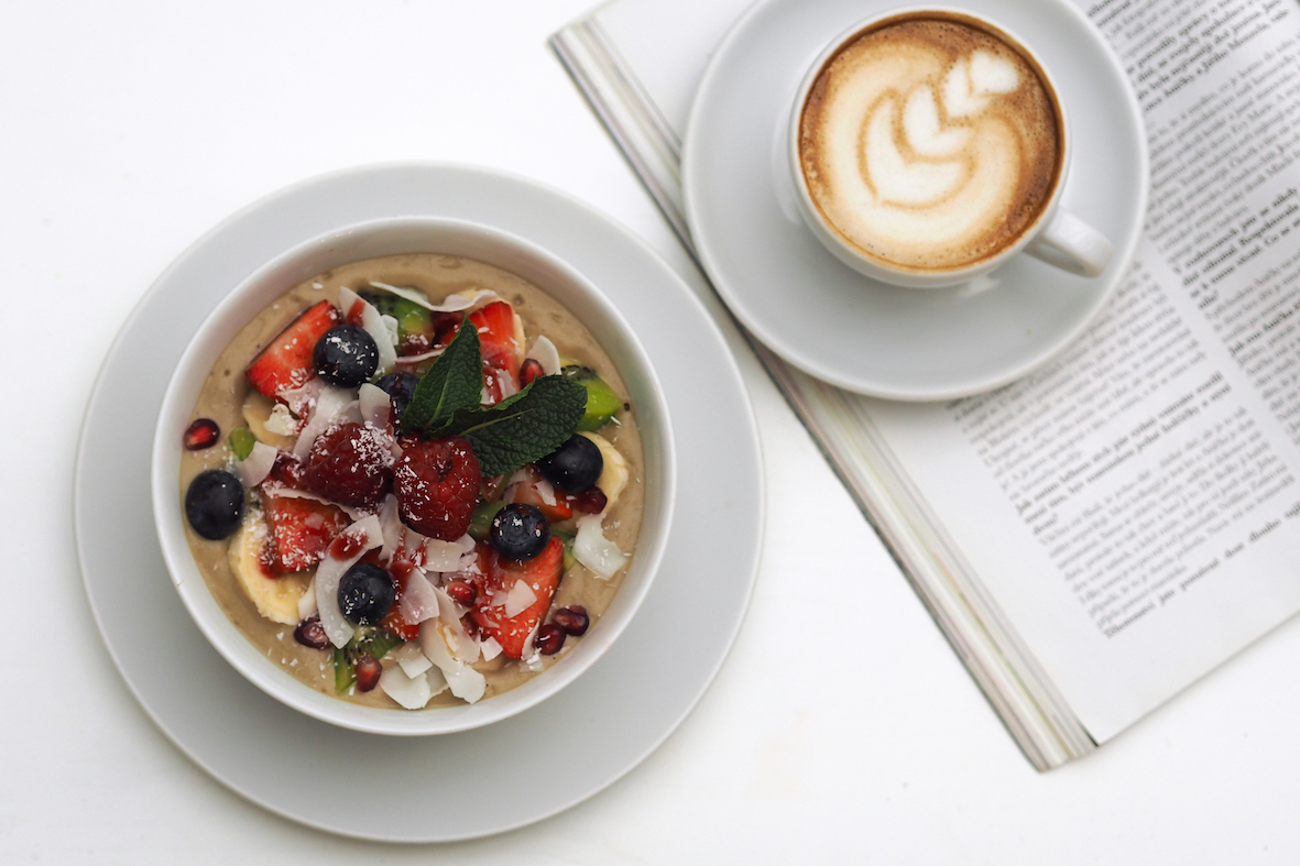 Smoothie bowl Superfood vás nakopne. Možná víc než káva avokado3