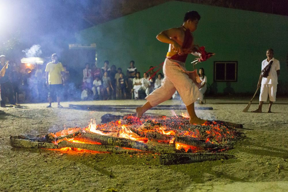 17 chuze ohnem 746857948