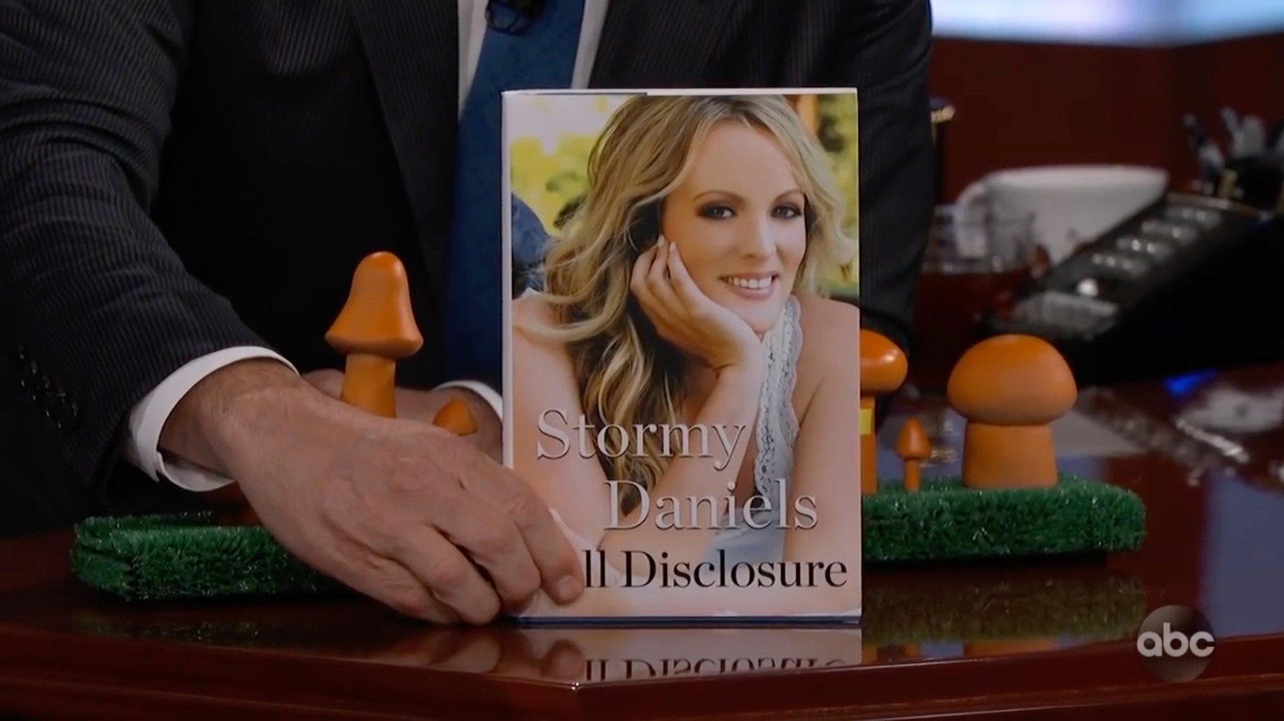 stormy houba 0389583498