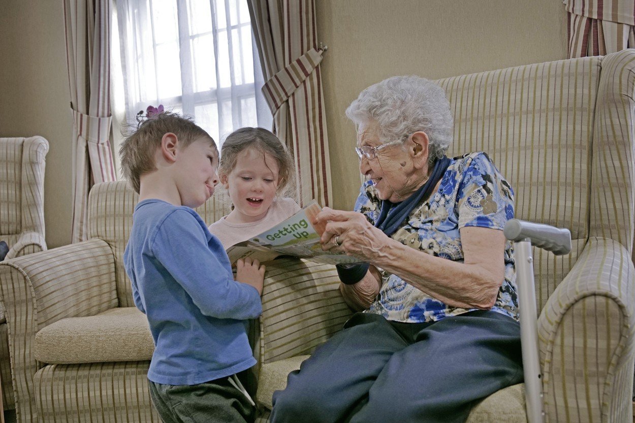Mezigenerační dům Nightingale House ukazuje, že soužití předškoláků se seniory funguje londyn 0418711405