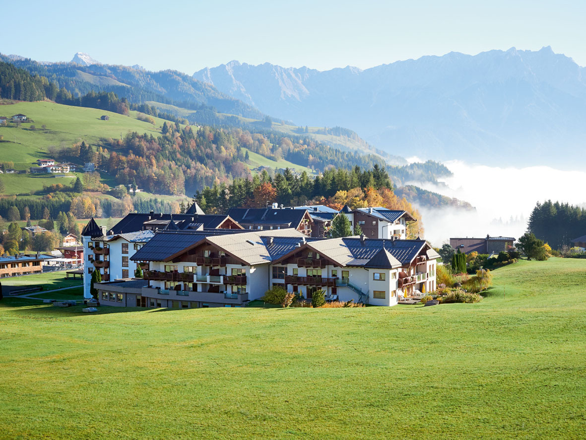 Hotel svou majestátností docela slušně konkuruje okolním horám hotelkrallerhof sommer 1