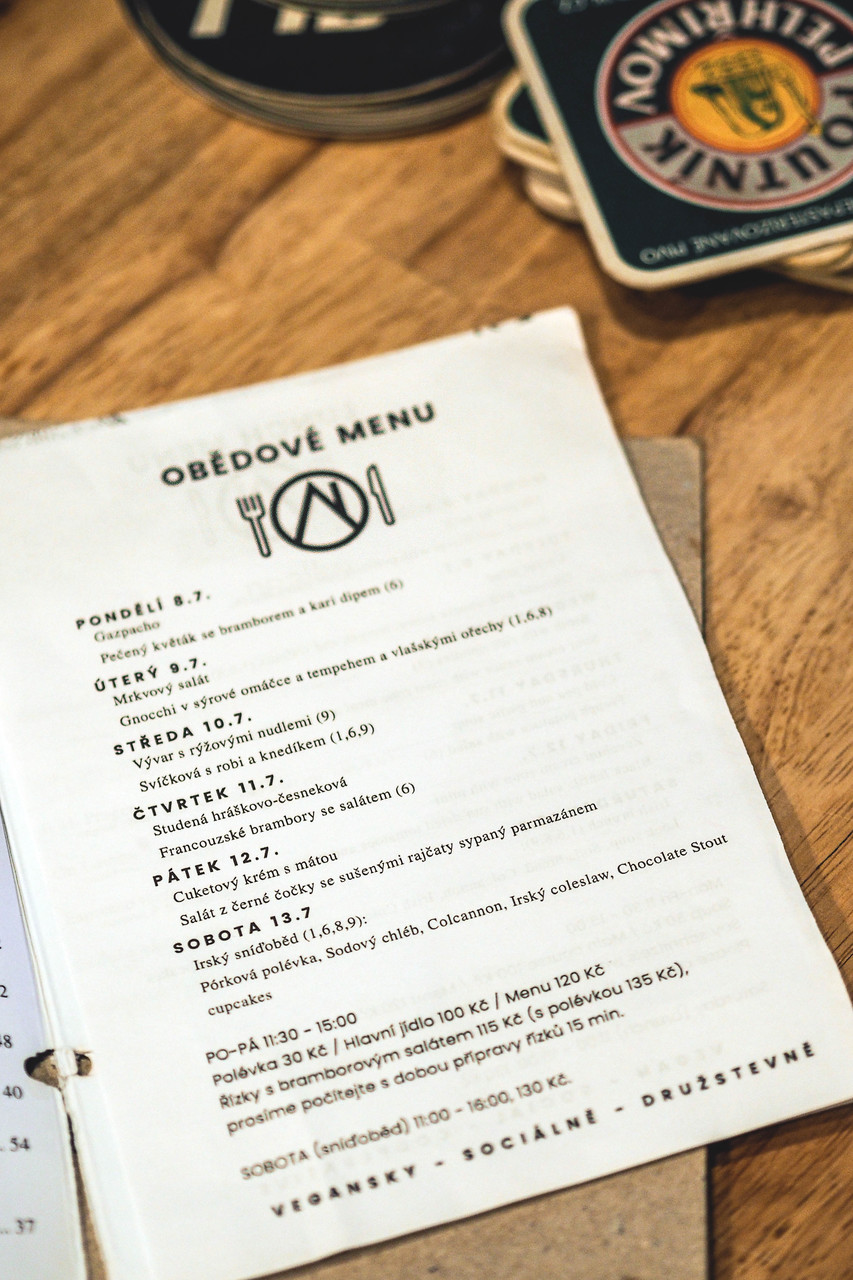 Střešní meníčko, čistě veganské a obsahující i zavěšené obědy jidelnicek zmenseno