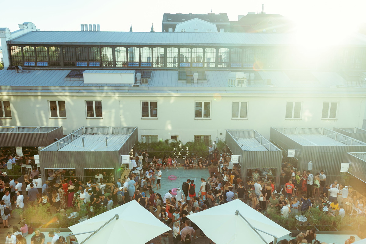 Dva bary a šest restaurací – to je nové Manifesto na Smíchově manifesto market ahoy smichov patricia 07 19 80