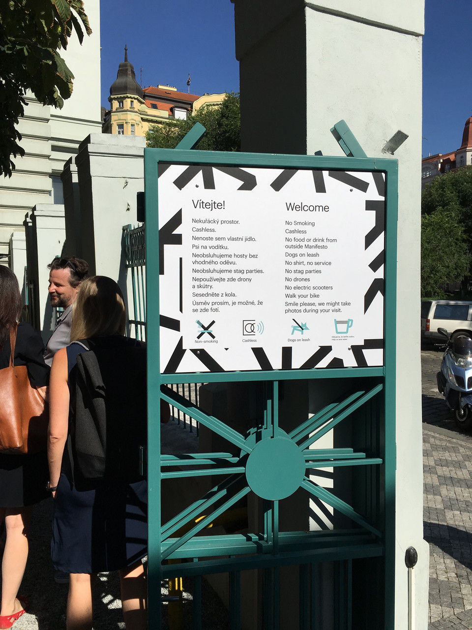 Seznam typů osob a případně i zvířat, které nejsou v novém Manifestu vítány manifesto zakazy