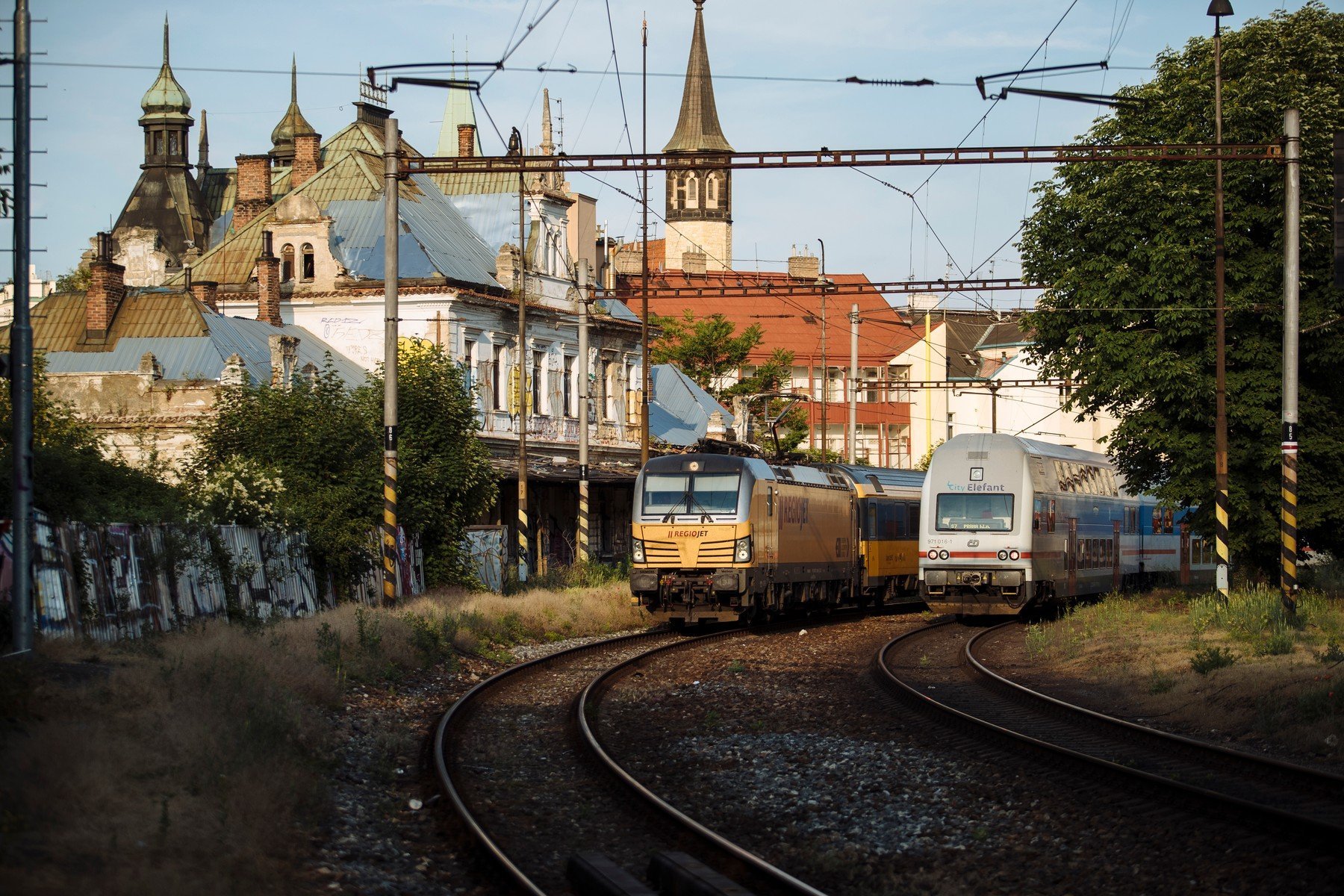 Nádraží Vyšehrad SŽDC nepatří. Snažilo se ho vykoupit od majitelů, to jsou ale nedohledatelní nadrazi vysehrad 0380772576