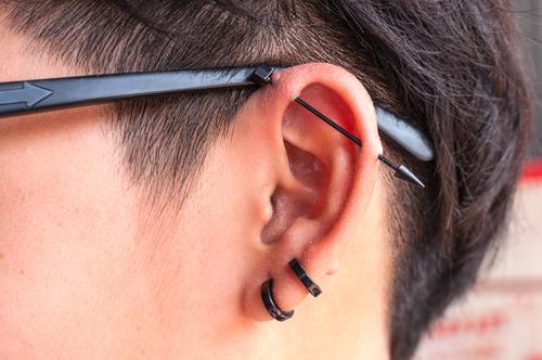 propichnute ucho shutterstock 389756992