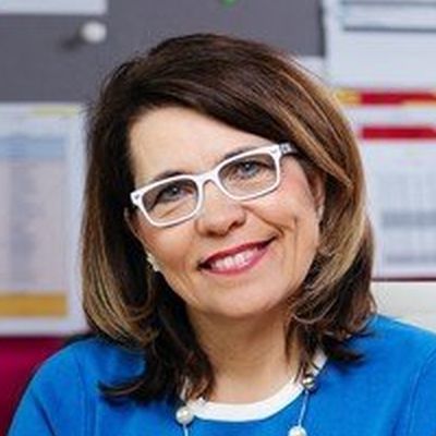 renata zajickova p5 square