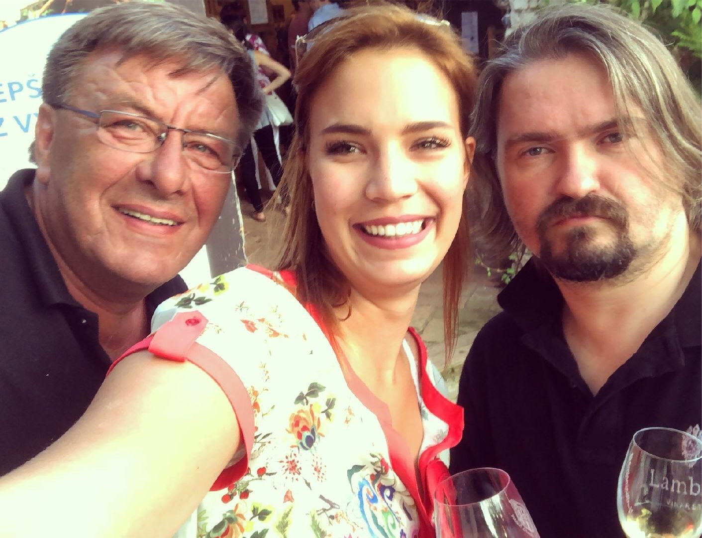 Vlevo Stanislav Mádl, vpravo Jiří Ludvík. Uprostřed - sličná divka. stanamadl fin